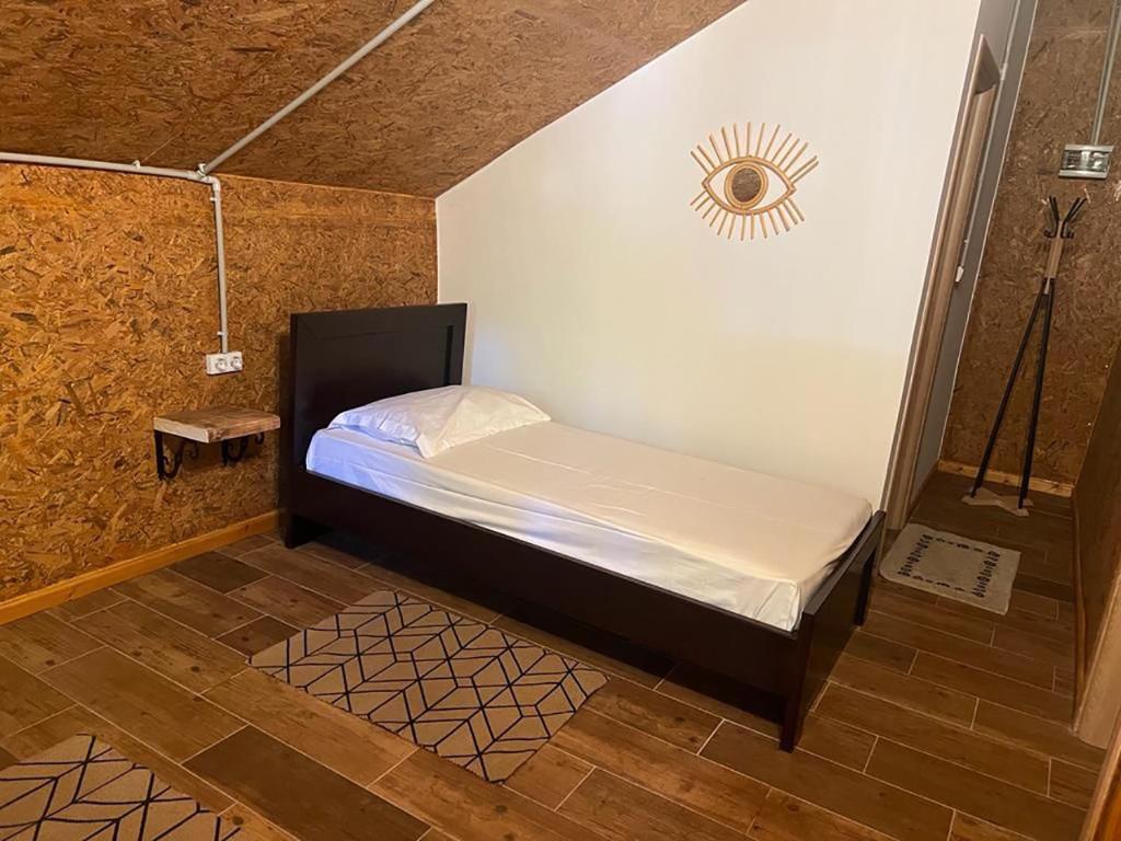 room-bed